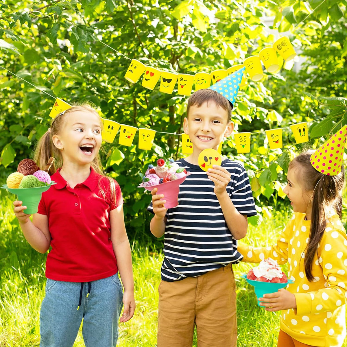 200 Pcs Colorful Snow Cone Cups with Spoon Straws,Flower Shaped Ice Cream Cup,Plastic Cone Snacks Cups for Summer Holiday,Party Trifle and Shaved Ice