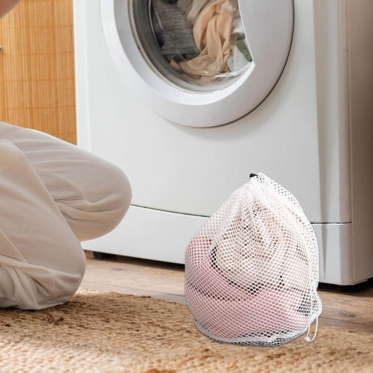 1 Pack Large Laundry Bags,Heavy Duty Diamond Mesh Laundry Bags with Drawstring Closure, Large Laundry Hamper Liner, Washable Laundry Essentials for Travel, Sports, Dorms,White (19.6in) 15.7in