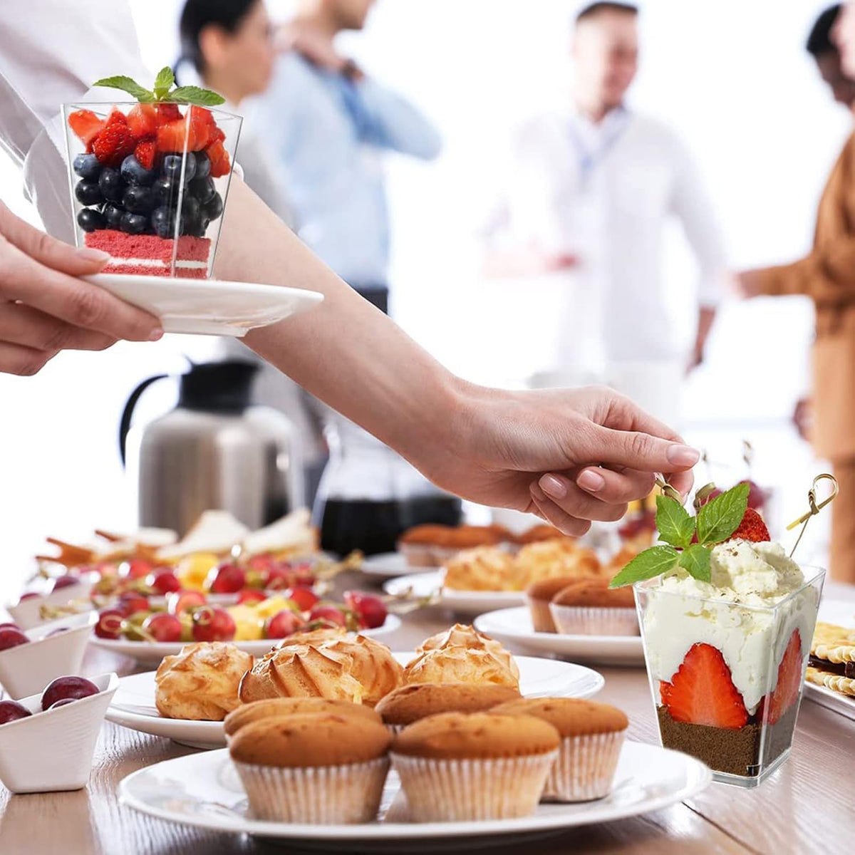 Mini dessert cups (with spoon) 50 pieces reusable - clear - square plastic dessert cups - cheesecake pots - multi-purpose dessert bowls for mousse pudding - dessert party supplies
